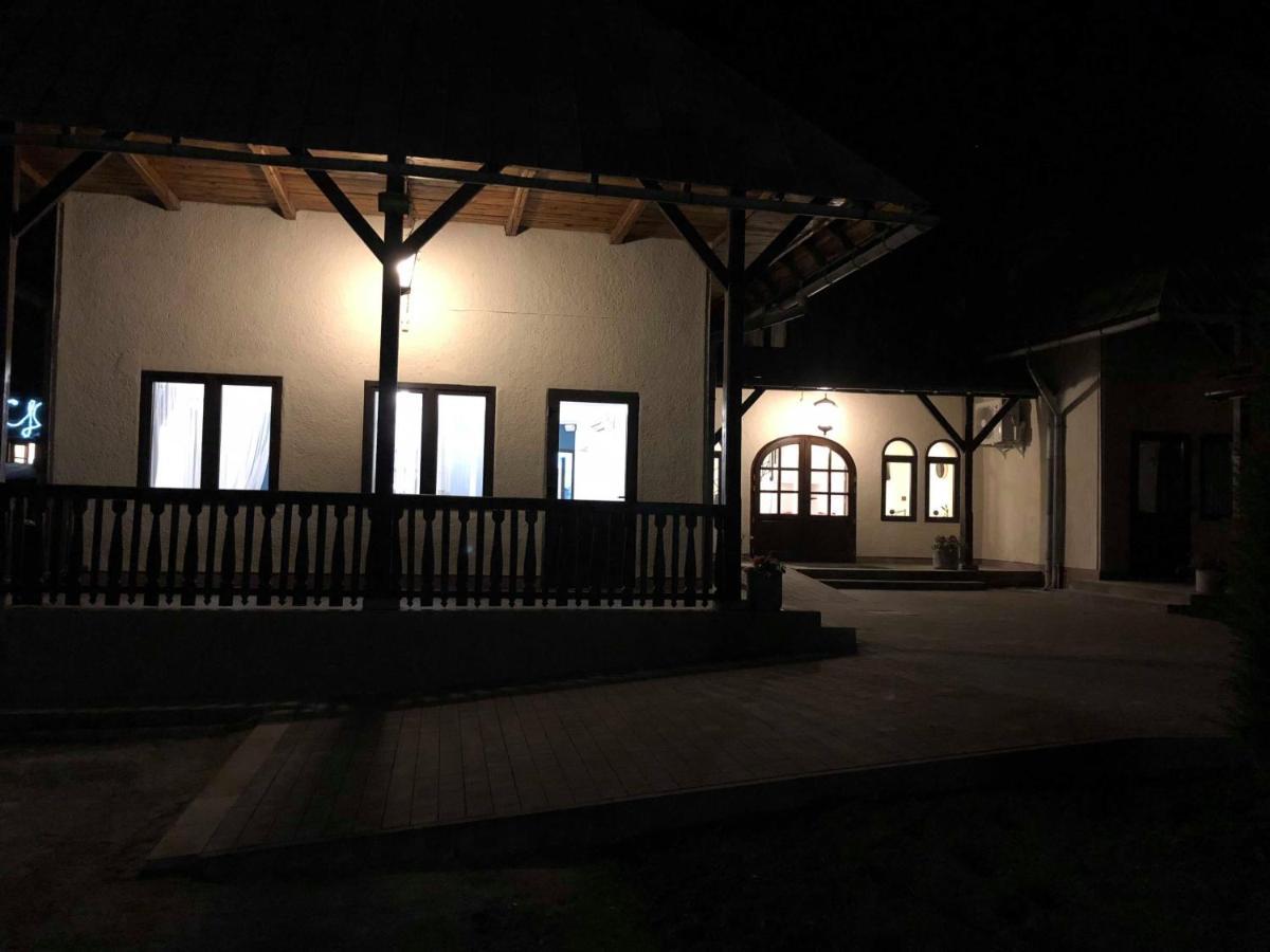 Zajazd Podzamcze オルクシュ エクステリア 写真